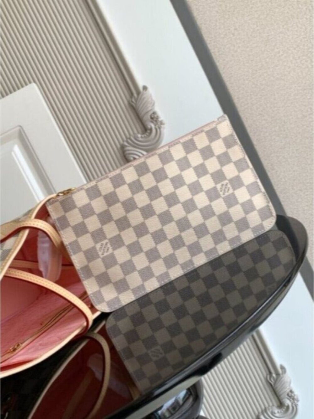 LV Neverfull MM Monogram Tote with Pouch - Picture 5 of 9